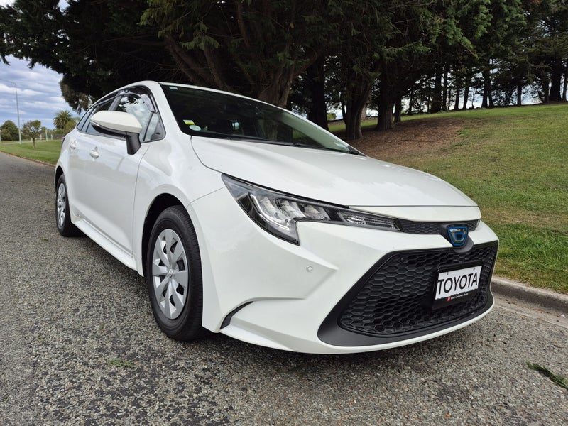 2021 Toyota Corolla Touring, photo 2