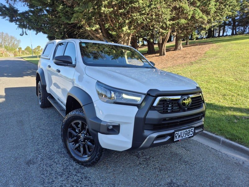 2022 Toyota Hilux SR 5 Cruiser