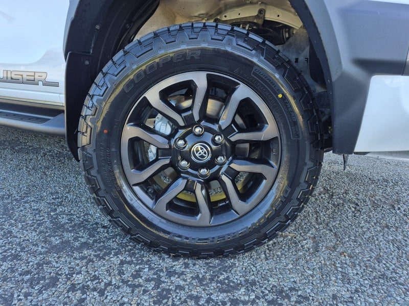 2022 Toyota Hilux SR 5 Cruiser, photo 2