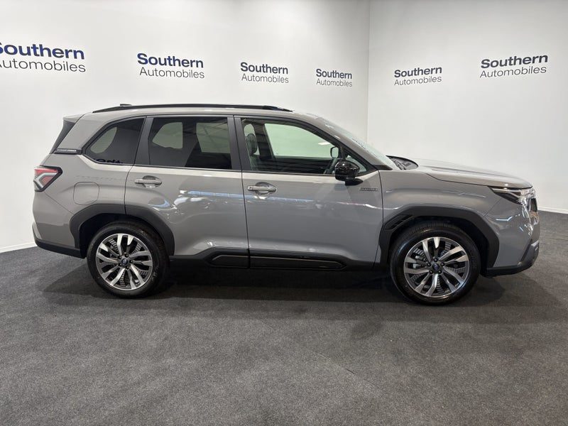 2026 Subaru Forester 2.5 Hybrid AWD Touring Wagon, photo 2