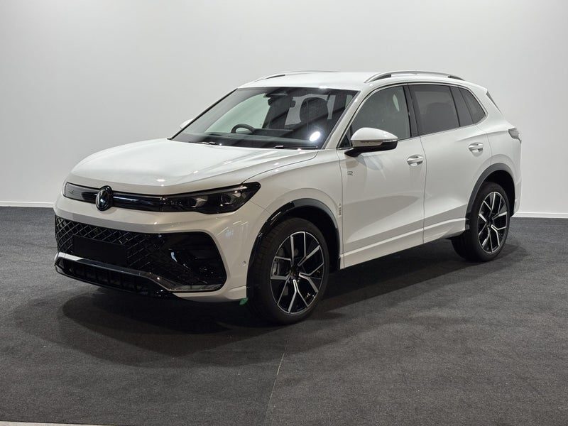 2026 Volkswagen Tiguan R-Line AWD, photo 3