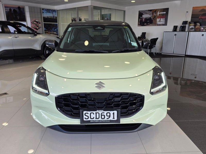 2025 Suzuki Swift RSC Hybrid, photo 2
