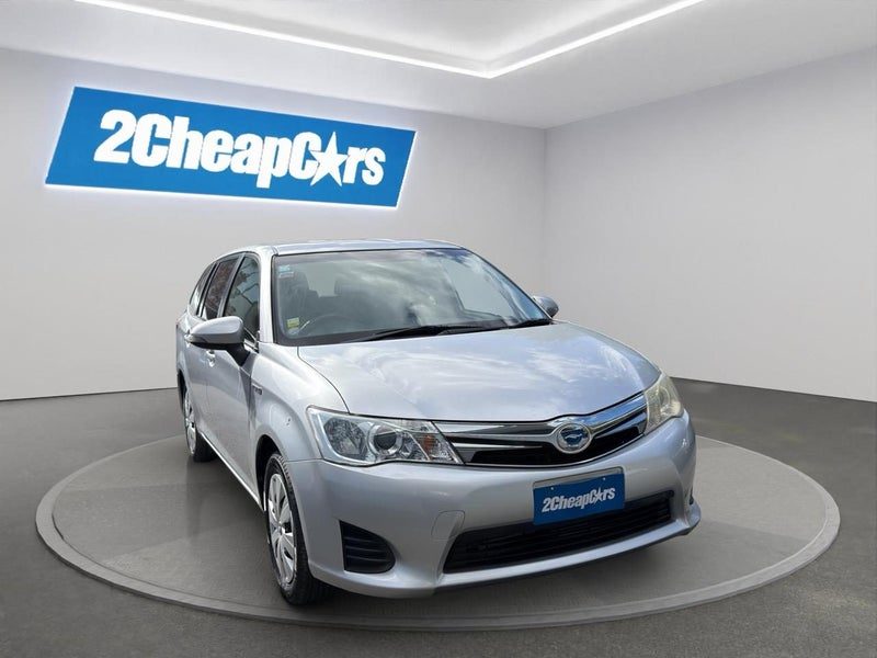 2013 Toyota Corolla Fielder Hybrid, photo 3