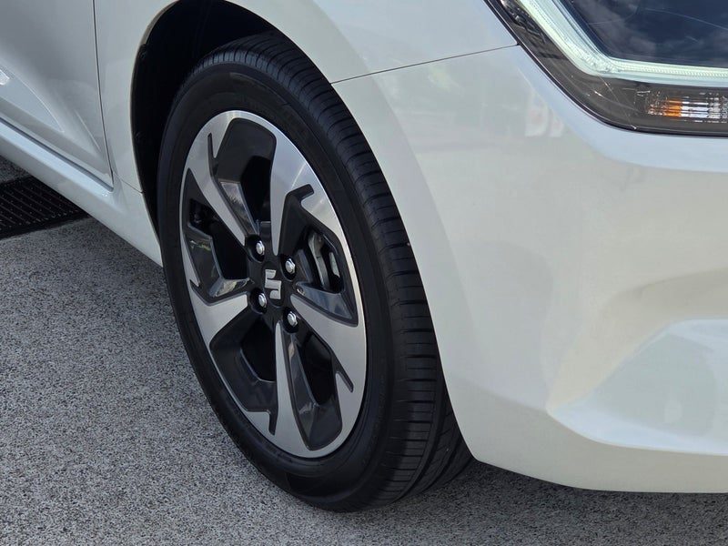 2025 Suzuki Swift RSC Hybrid, photo 2