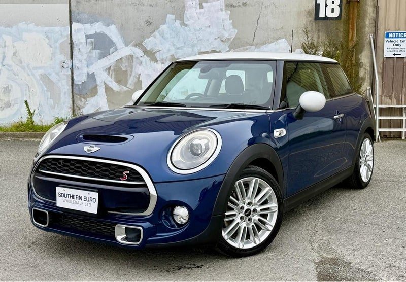 2016 MINI Cooper S, photo 2