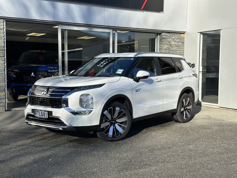 2026 Mitsubishi Outlander XLS PHEV AWD 7 Seater
