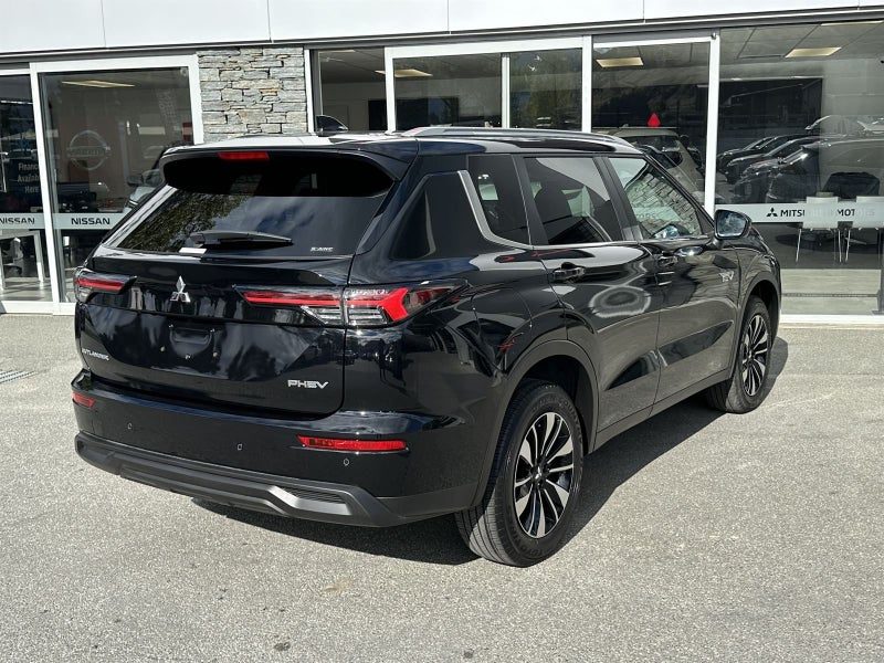 2026 Mitsubishi Outlander PHEV LS (S-AWC), photo 2
