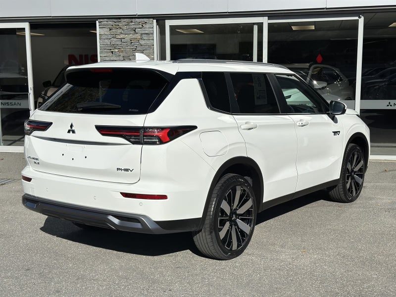2026 Mitsubishi Outlander PHEV XLS (S-AWC), photo 2