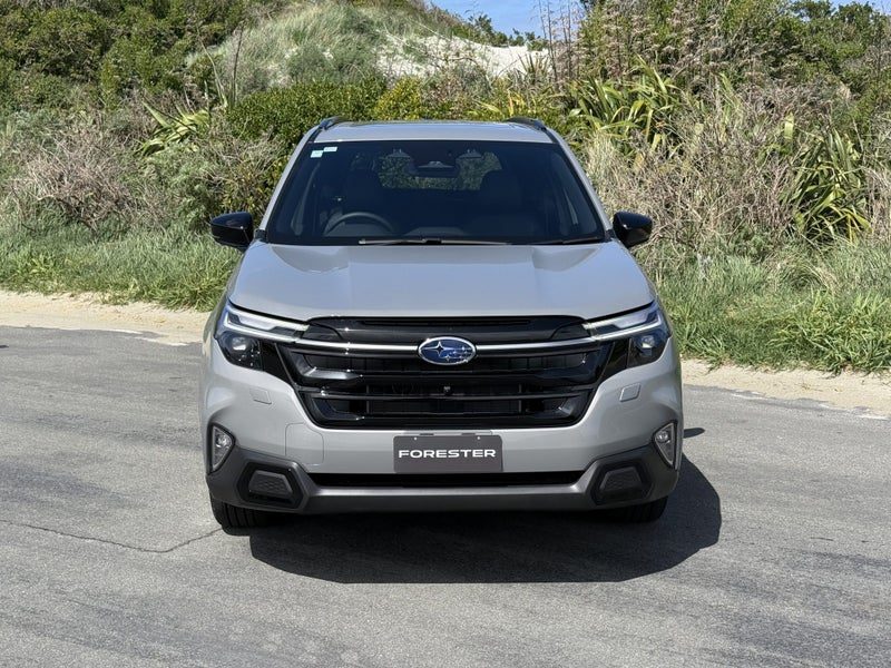 2026 Subaru Forester Hybrid AWD Touring Wagon CVT, photo 3