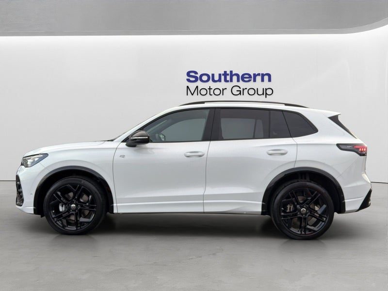 2026 Volkswagen Tiguan R-Line, photo 3