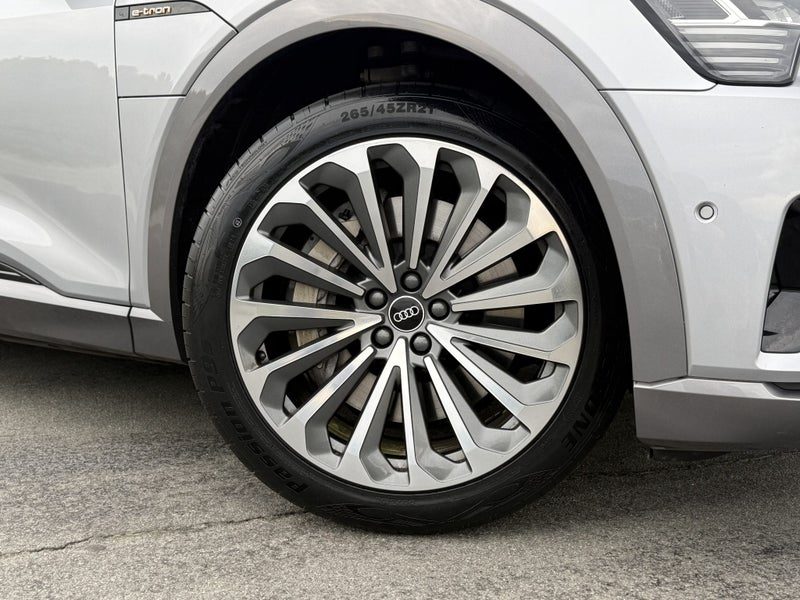 2022 Audi e-tron 95KWH EV 4WD, photo 2