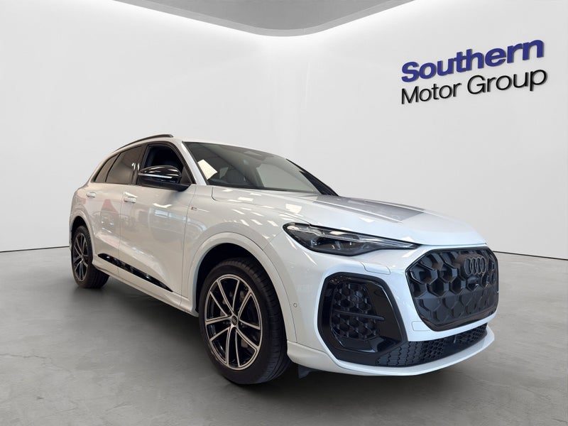 2025 Audi Q5 S Line Tfsi 2.0Pmht