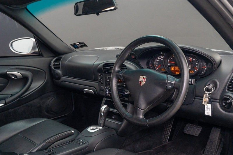 2002 Porsche 911 Carrera 4S Coupe (996), photo 3