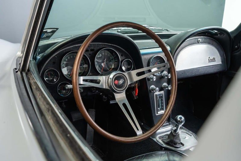 1965 Chevrolet Corvette STINGRAY, photo 3