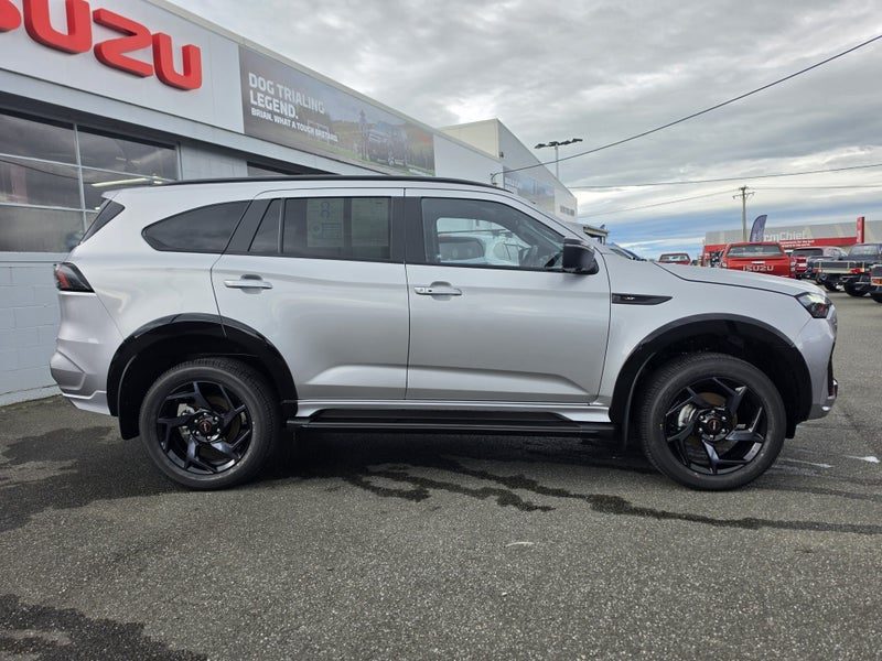 2026 Isuzu MU-X X-Terrain 3.0D 4WD, photo 3