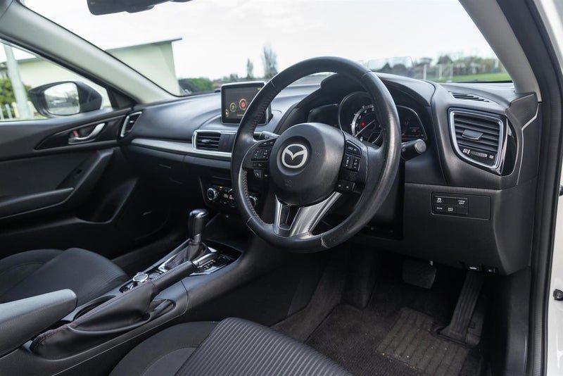 2013 Mazda Axela Sport 20S Touring, photo 2