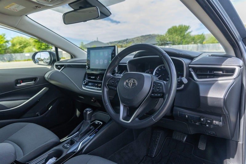 2019 Toyota Corolla Hybrid Wagon S, photo 2