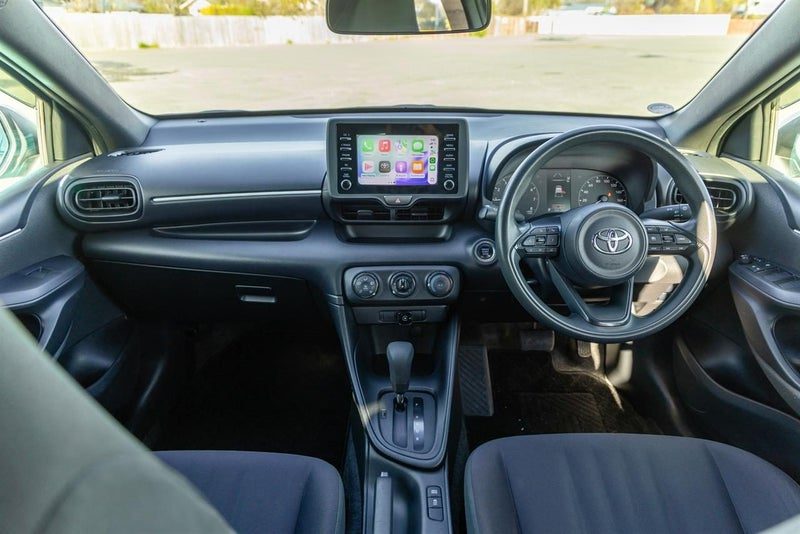 2020 Toyota Yaris X, photo 2