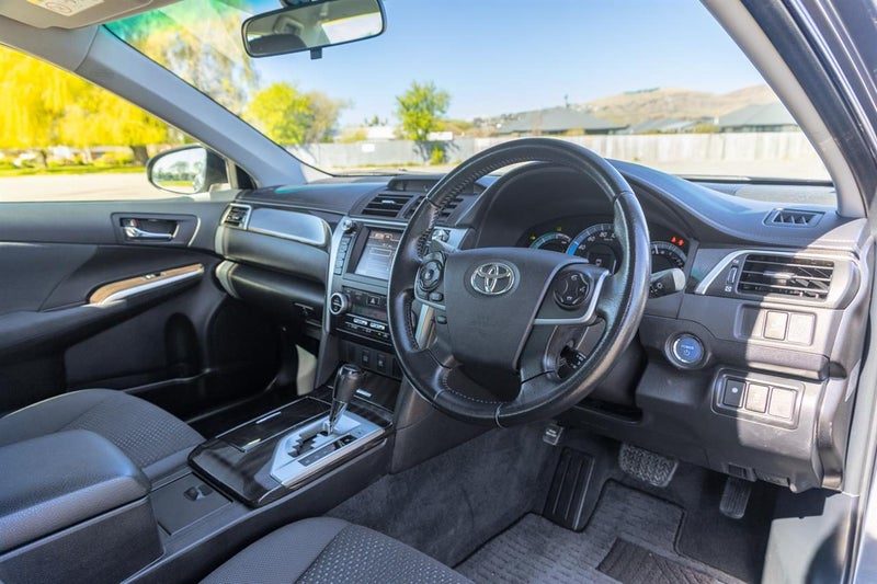 2014 Toyota Camry Hybrid G Package, photo 2