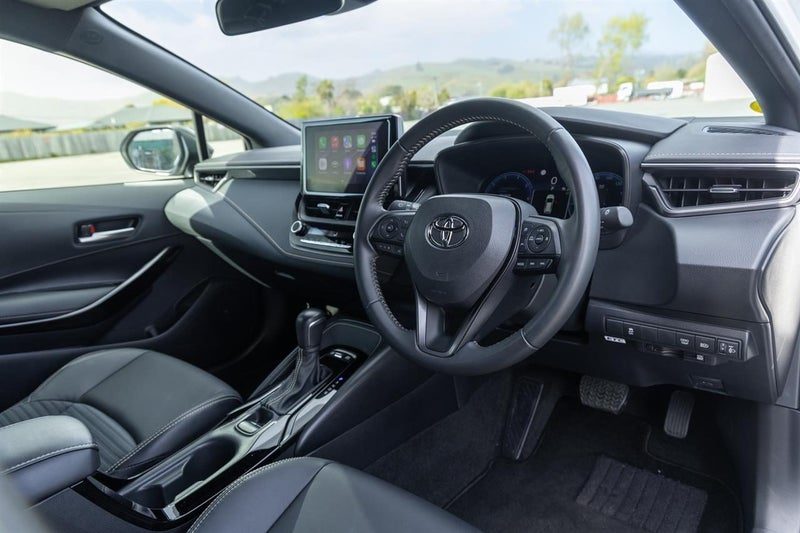 2024 Toyota Corolla Touring Hybrid WXB, photo 2