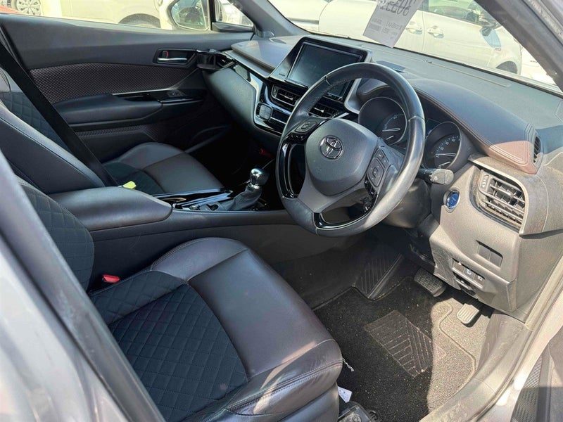 2017 Toyota C-HR (CHR) Hybrid G, photo 2