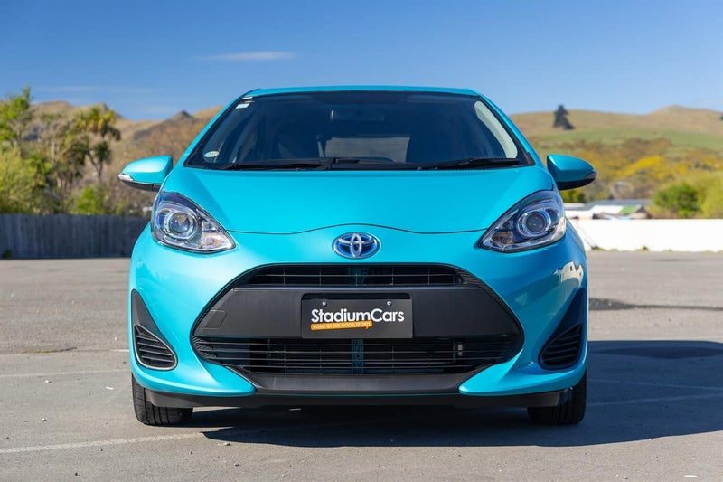 2017 Toyota Aqua S HYBRID, photo 3