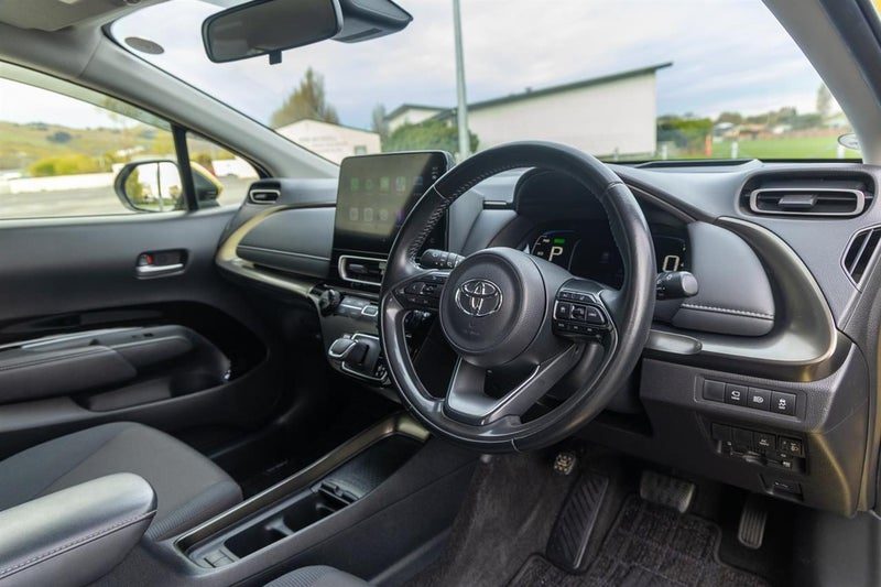 2021 Toyota Aqua Hybrid Z, photo 2