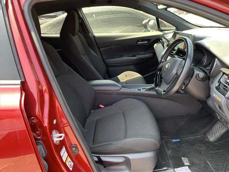 2017 Toyota C-HR (CHR) Hybrid S, photo 2
