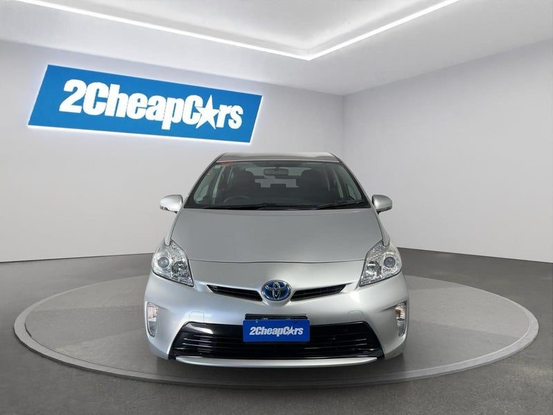 2015 Toyota Prius L, photo 2