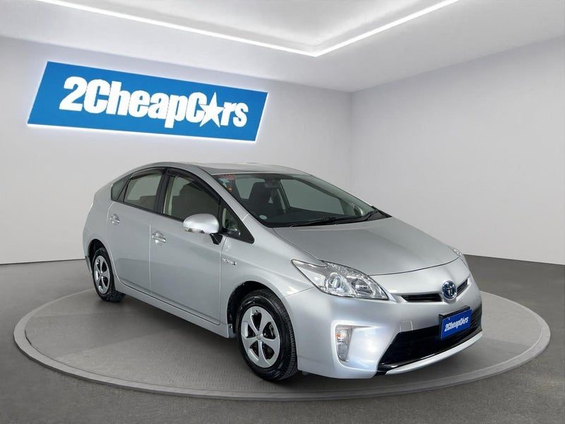 2015 Toyota Prius L, photo 3