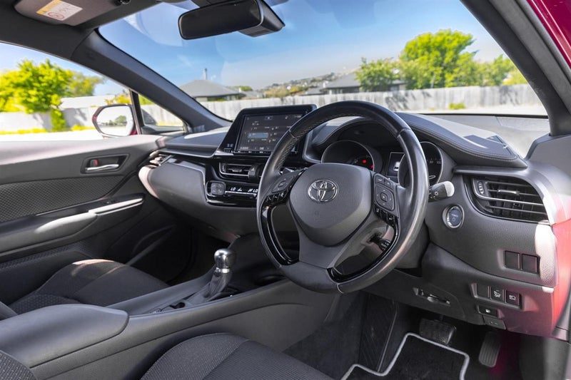 2018 Toyota C-HR (CHR) Hybrid S LED Package, photo 2