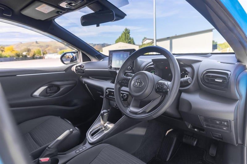2020 Toyota Yaris Hybrid Z, photo 2
