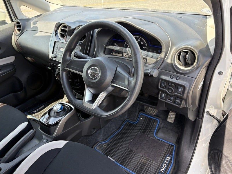 2016 Nissan Note E-POWER X, photo 2