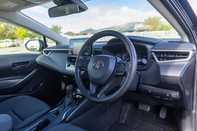 2021 Toyota Corolla Touring Hybrid GX, photo 2