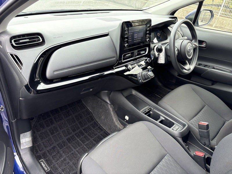 2021 Toyota Aqua Hybrid X, photo 3