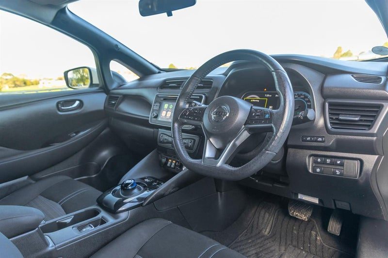 2018 Nissan Leaf X (40kwh), photo 2