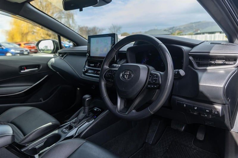2021 Toyota Corolla Touring Hybrid WXB, photo 2