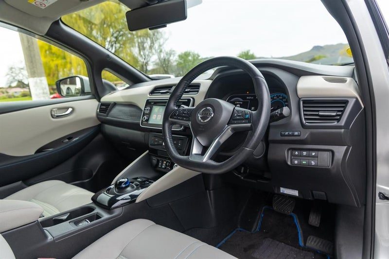 2018 Nissan Leaf G (40KWH), photo 2