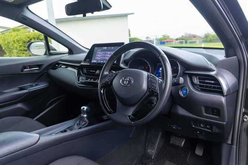 2018 Toyota C-HR (CHR) Hybrid S LED Package, photo 2