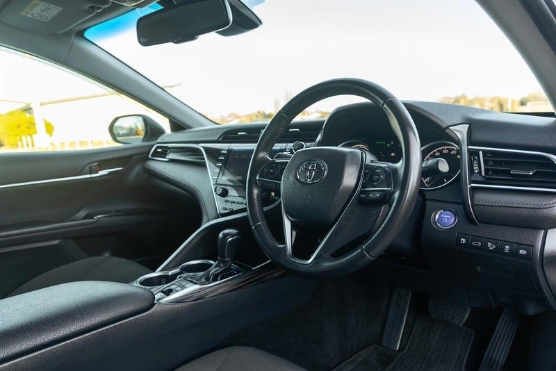 2018 Toyota Camry HYBRID G, photo 2