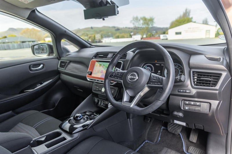 2023 Nissan Leaf X (40 kwh), photo 2