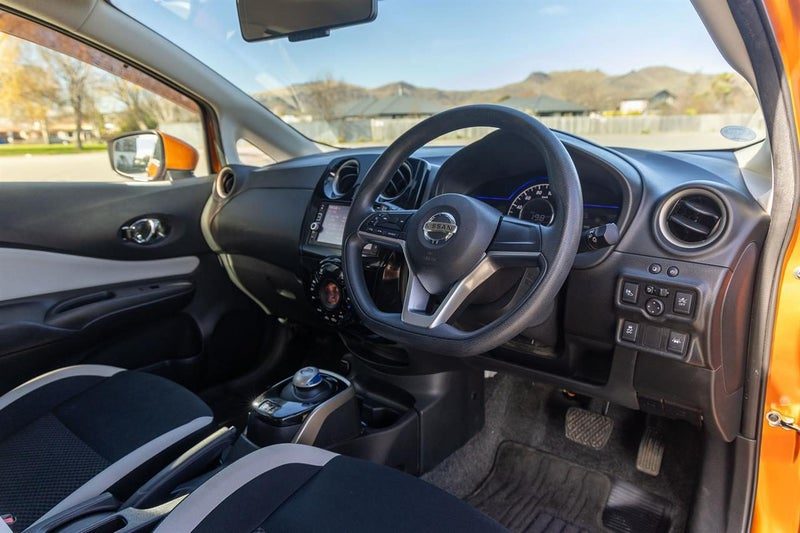 2017 Nissan Note E-POWER X, photo 2