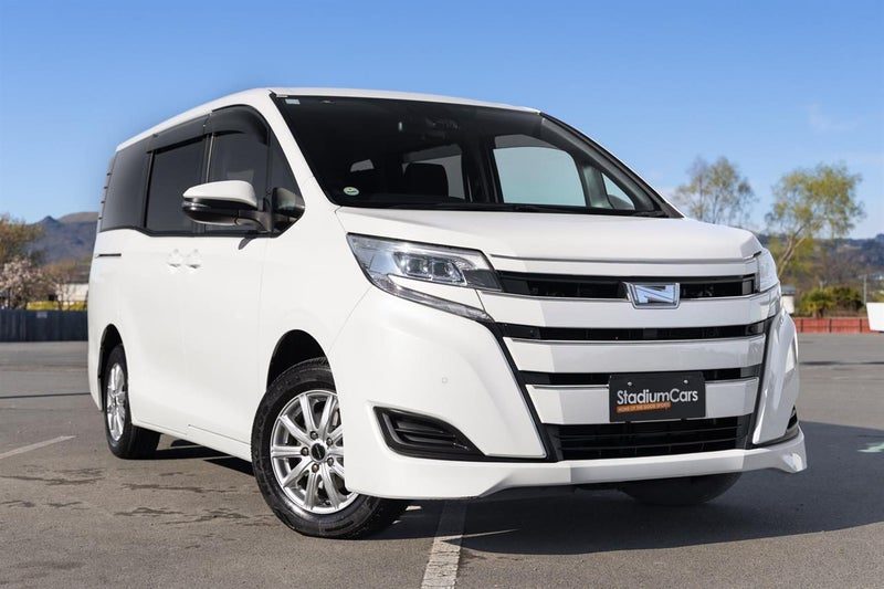 2020 Toyota Noah HYBRID X