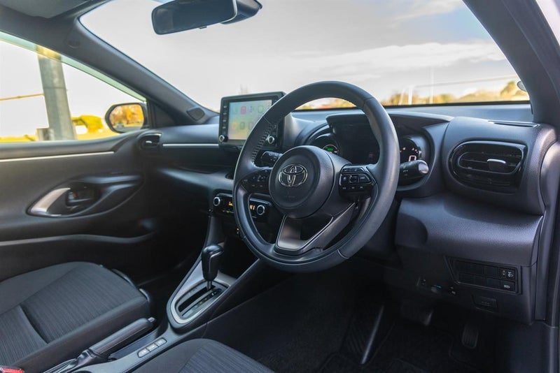 2020 Toyota Yaris Hybrid Z, photo 2