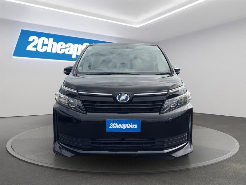 2014 Toyota Voxy Hybrid X, photo 2