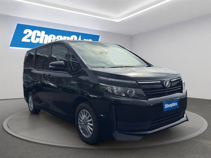 2014 Toyota Voxy Hybrid X, photo 3