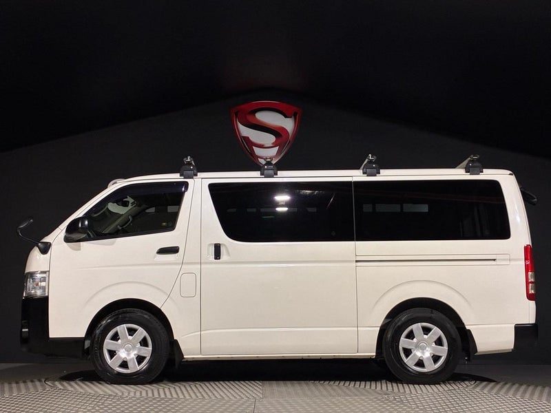 2019 Toyota Hiace, photo 2