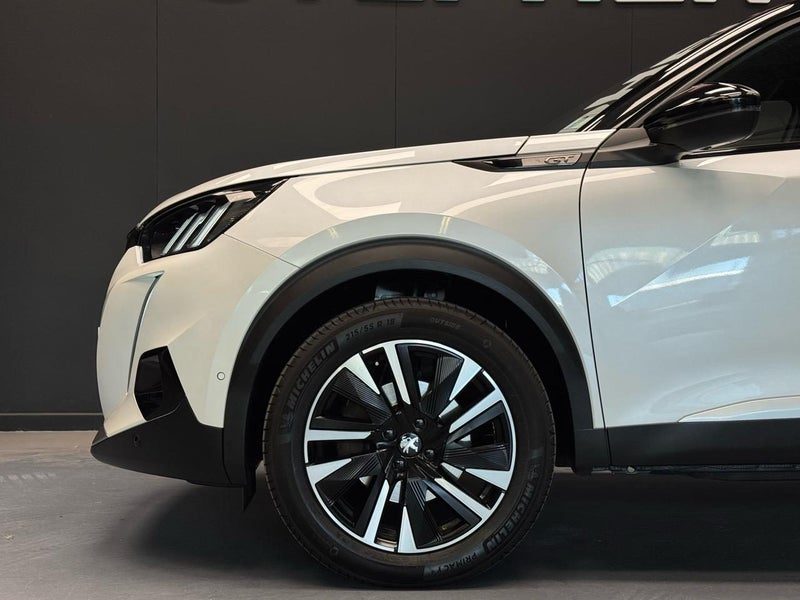 2022 Peugeot 2008 GT 1.2, photo 3