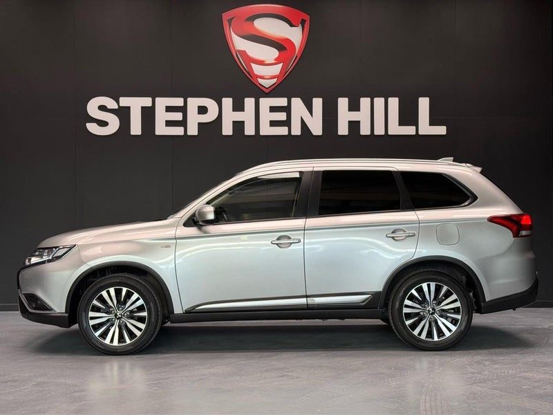 2022 Mitsubishi Outlander LS 4WD 7 Seater, photo 2