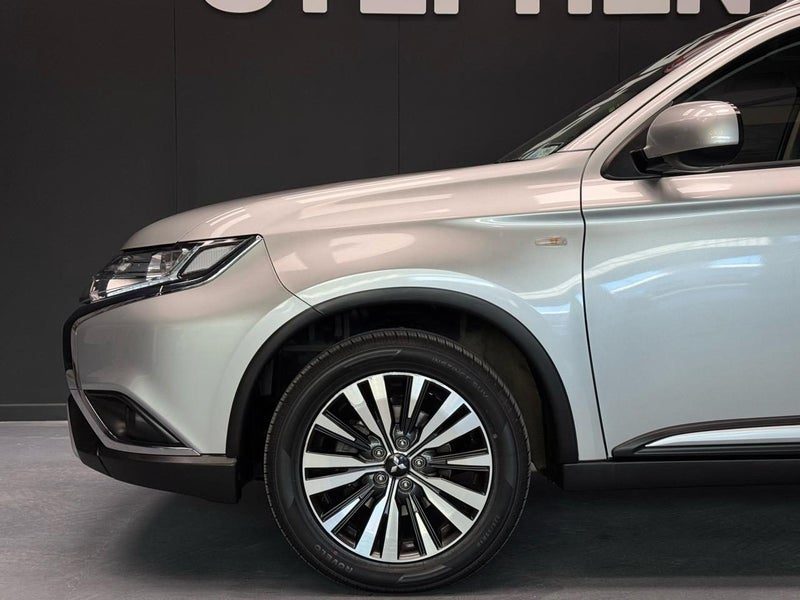 2022 Mitsubishi Outlander LS 4WD 7 Seater, photo 3